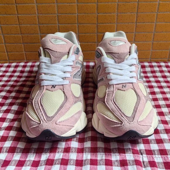 New Balance 9060 Rose Pink ๐ธ๐ (Women Size)๐ธ๐ - Picture 3 of 6
